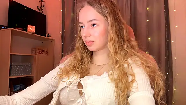 LunaCrave's cam snapshot