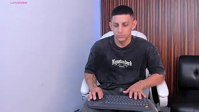 Alex_cute77 live sex cam