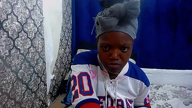 DarkBeauty33's cam snapshot