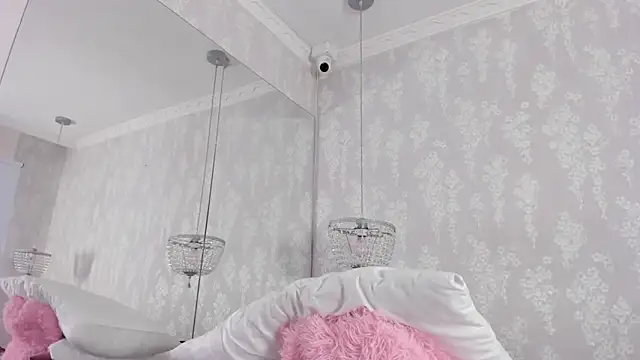 zephyra-angels's cam snapshot