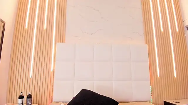 Elody_rousse's cam snapshot