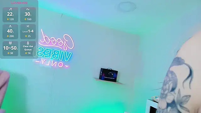 Alice_Vixen live sex cam