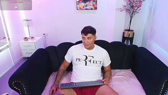 Kathya_and_thiago's cam snapshot