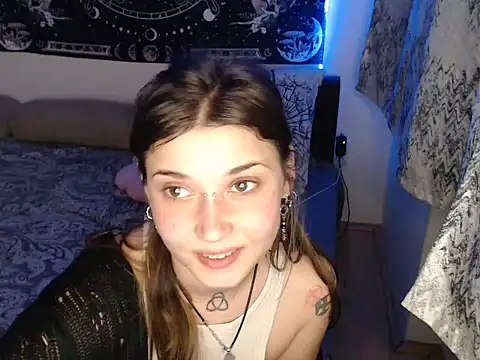 AlienforTwenty's cam snapshot