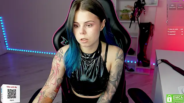 QueenAliceX live sex cam