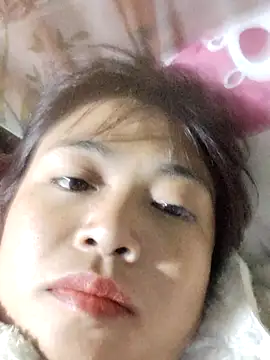 miumiu_sexy2x's cam snapshot