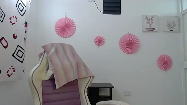 InocentHeaven1's cam snapshot