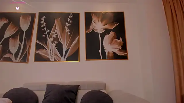 VeronicaBlue's cam snapshot