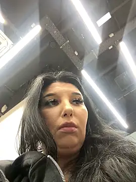 Tisha_Busty live sex cam