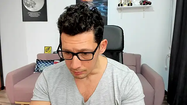 BrutusK08 live sex cam