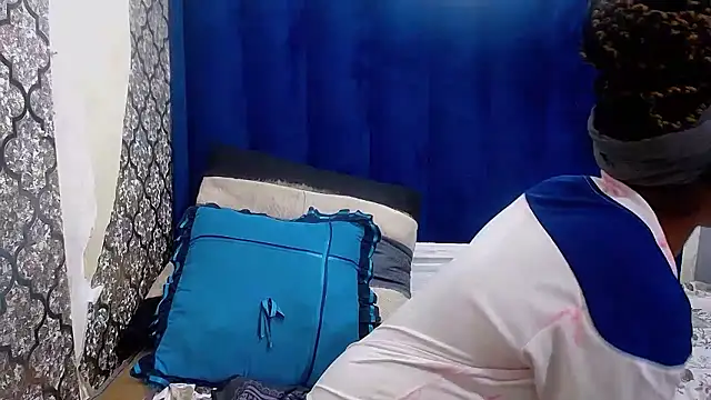 DarkBeauty33's cam snapshot