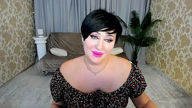 KiraTempt live sex cam