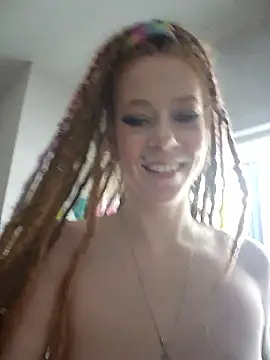 LucidLucy's cam snapshot