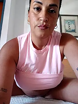 indianalove37's cam snapshot