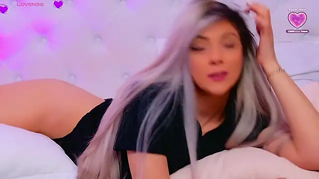 AriannaSins live sex cam