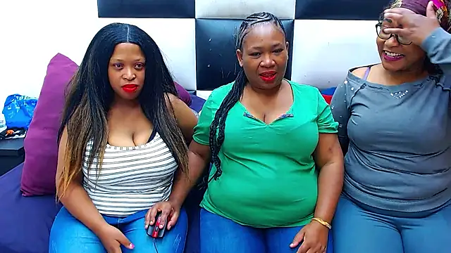 KINKYBAExxx's cam snapshot