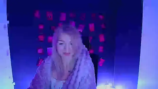 Madonna_Fire's cam snapshot