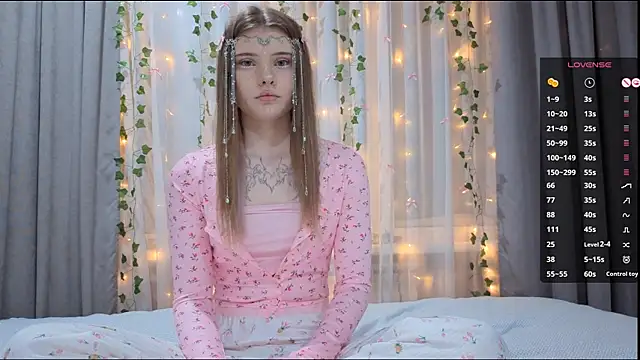 CarolinePepper live sex cam