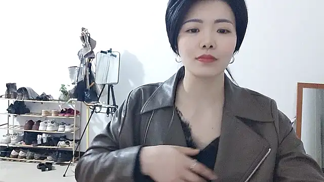 Lulu-uu live sex cam