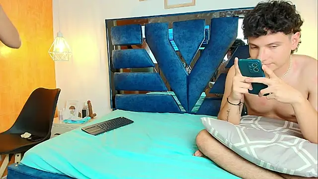 Zoe_And_Dylan_ live sex cam