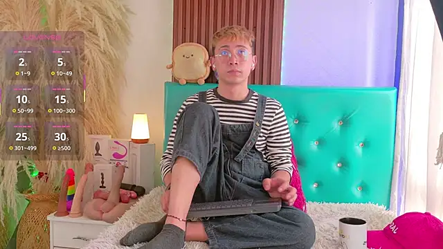 Naughty__Chriss live sex cam