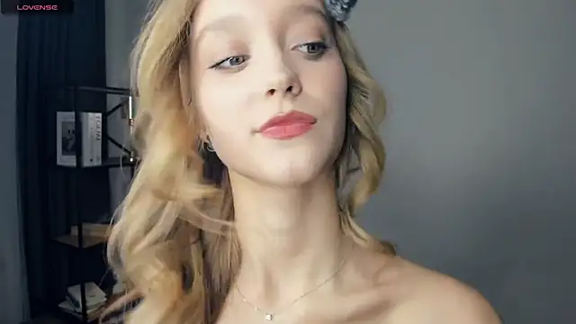 SerrenaAa's cam snapshot