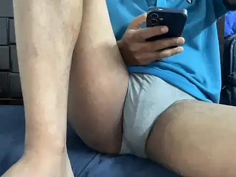 Slave_Aryan's cam snapshot