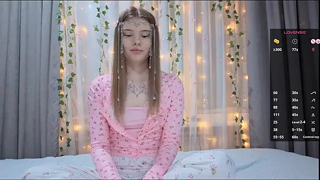 CarolinePepper live sex cam