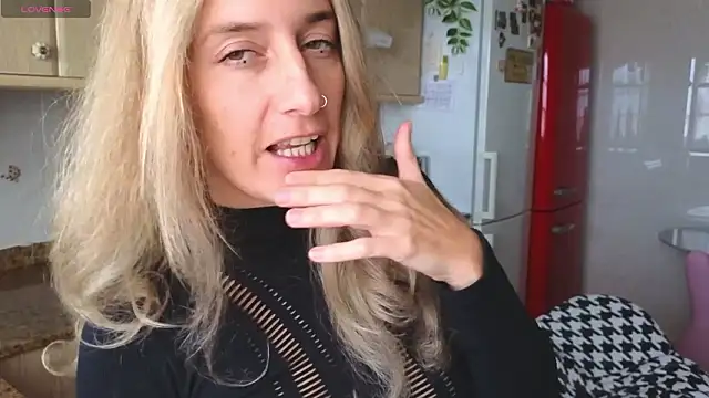 Lunamix live sex cam