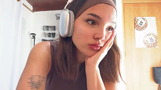 LubaLadeau's cam snapshot