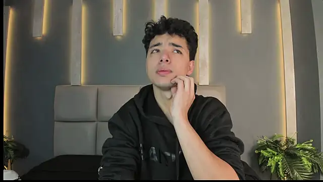 Matt_Wolf_'s cam snapshot