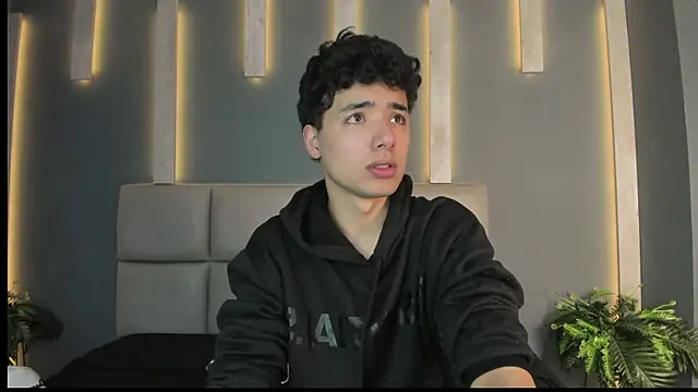 Matt_Wolf_'s cam snapshot