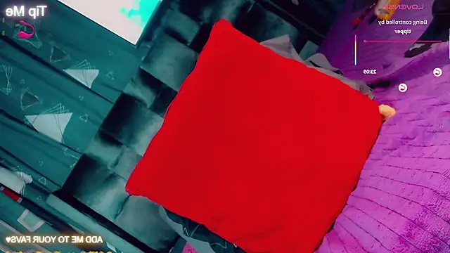 CharlotteBigCock live sex cam