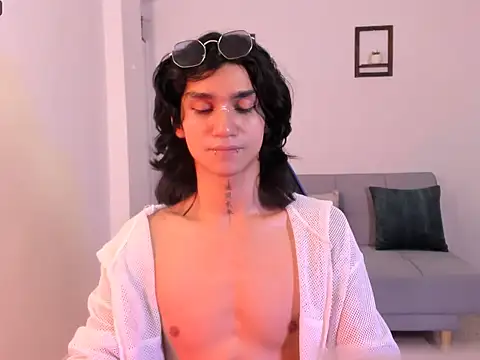 leoaddams22's cam snapshot