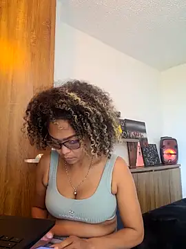 BiiancaEstradaa's cam snapshot