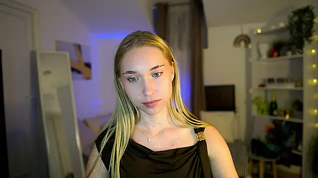 MilaBunny2000's cam snapshot