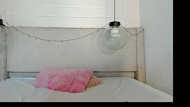 SelenaFox51's cam snapshot