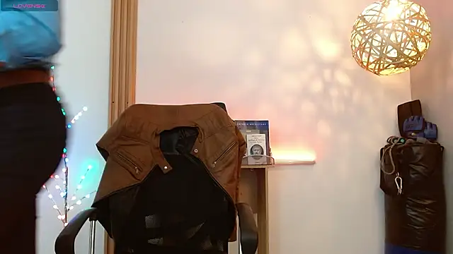 Reiko_85_'s cam snapshot