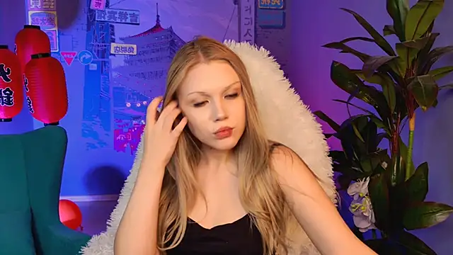 ChloeWhite's cam snapshot