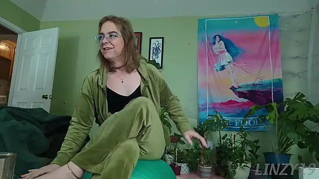 Linzy_19 live sex cam