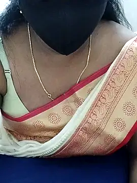 MrsNayoni77's cam snapshot