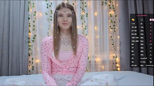 CarolinePepper live sex cam