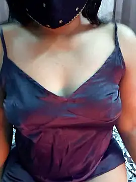 Half_girlfrnd_530 live sex cam