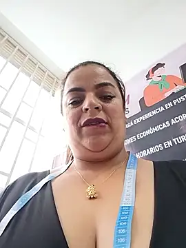 Mia-Glow live sex cam