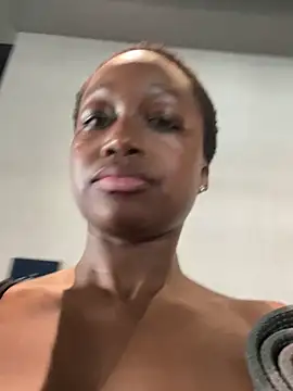 tia___fox's cam snapshot