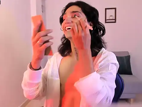 leoaddams22's cam snapshot