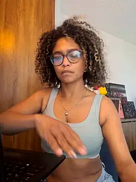 BiiancaEstradaa's cam snapshot