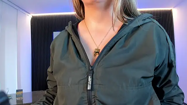 TiffanyHoustton live sex cam