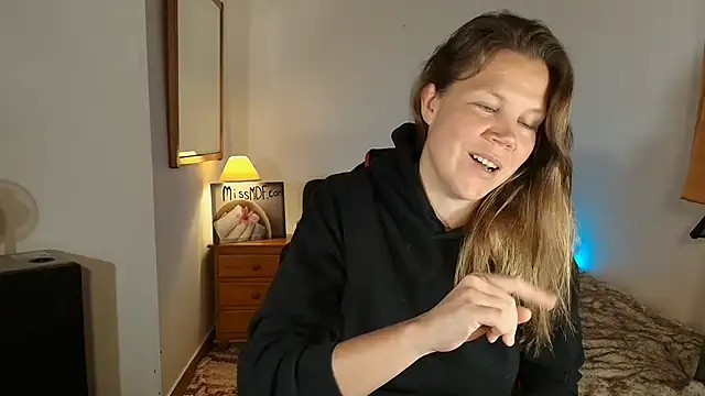 CallMeMaria's cam snapshot