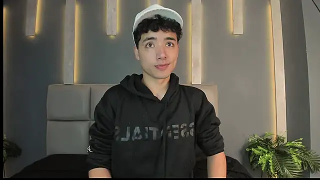 Matt_Wolf_'s cam snapshot